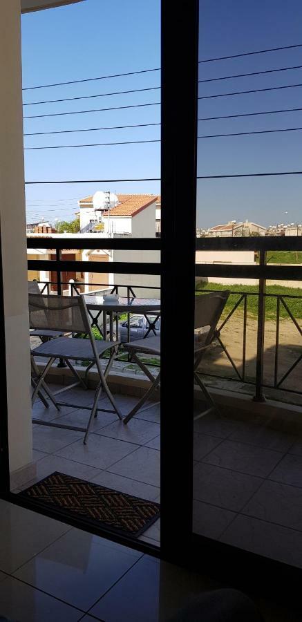 Ria Court 33 Apartment Larnaca Exterior photo